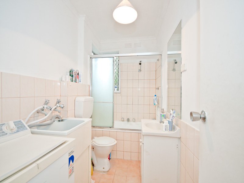 2/25 Ashted Road, Box Hill image 2