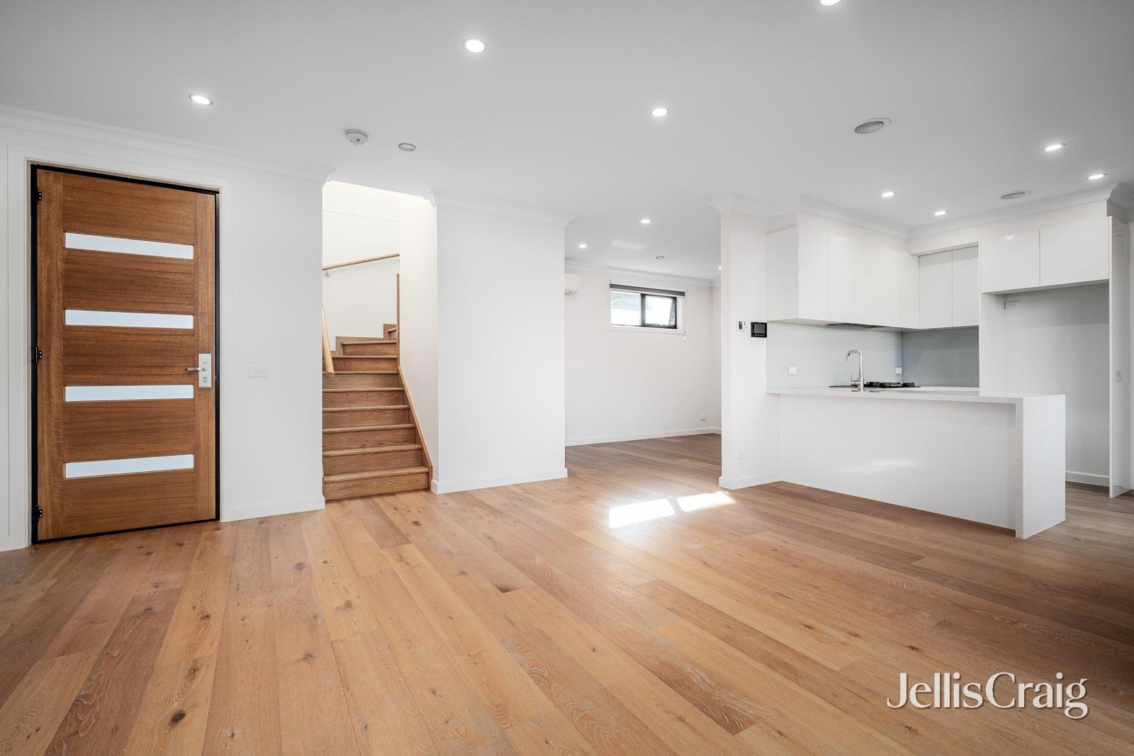 2/25 Bizley Street, Mount Waverley image 4