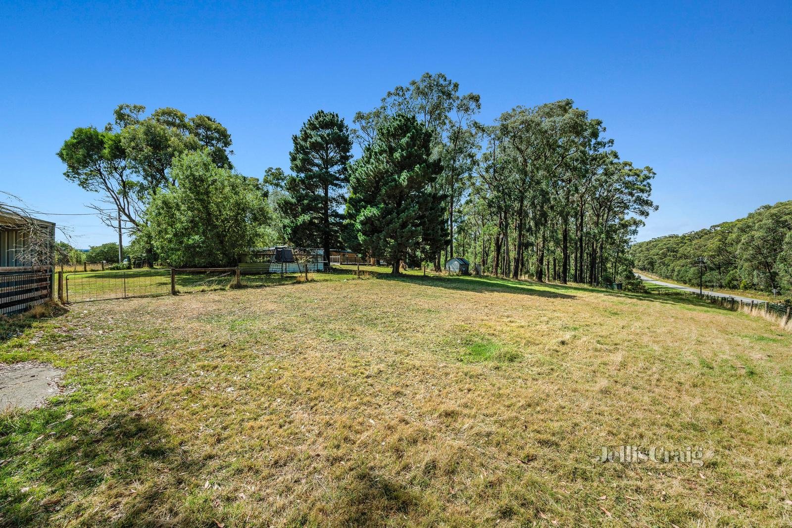 225 Burtons Road, Kinglake West image 12