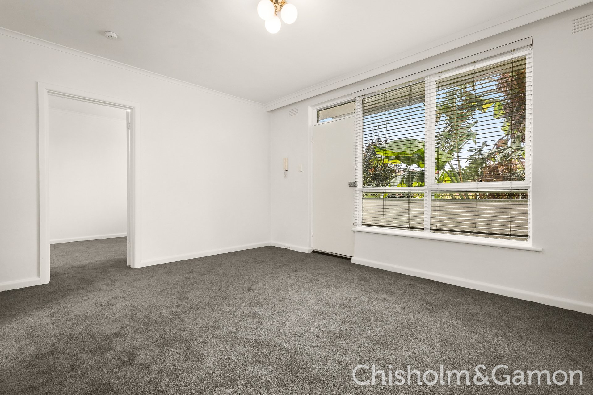 2/25 Byron Street, Elwood image 2