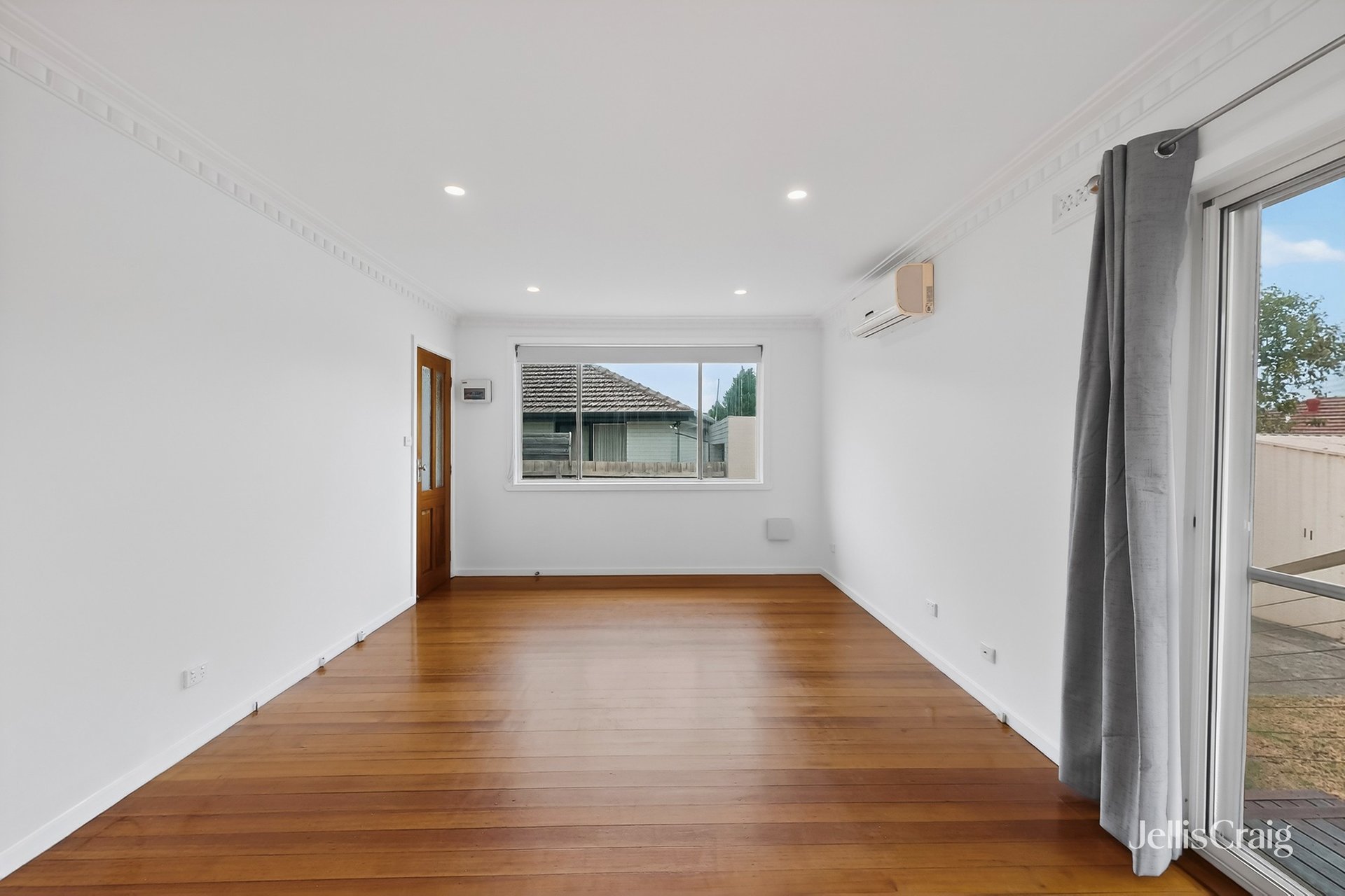 2/25 Christopher Crescent, Tullamarine image 4