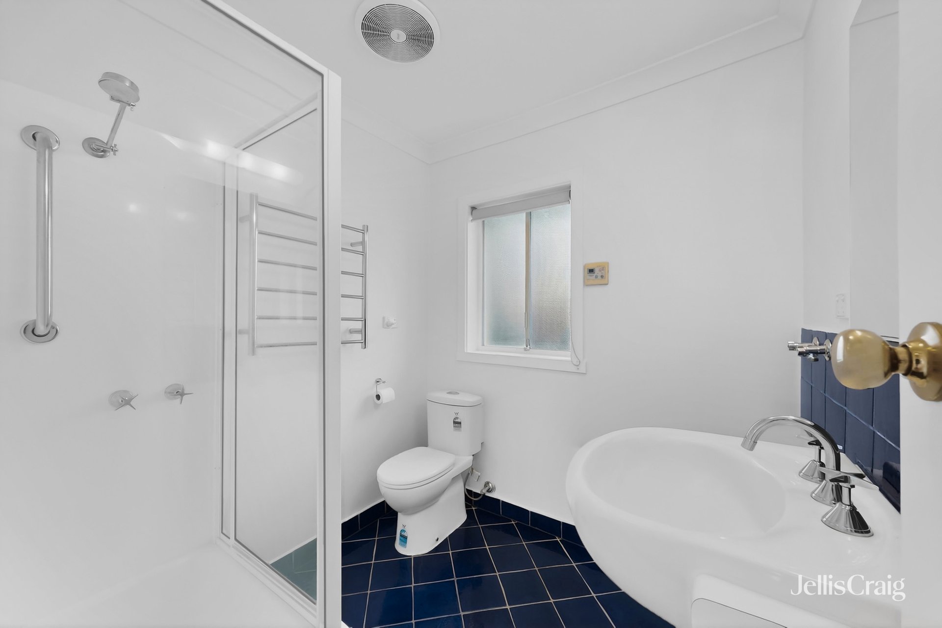 2/25 Christopher Crescent, Tullamarine image 11