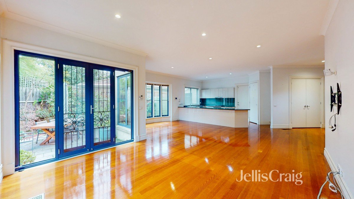 2/25 Coolgardie Avenue, Malvern&nbsp;East image 2