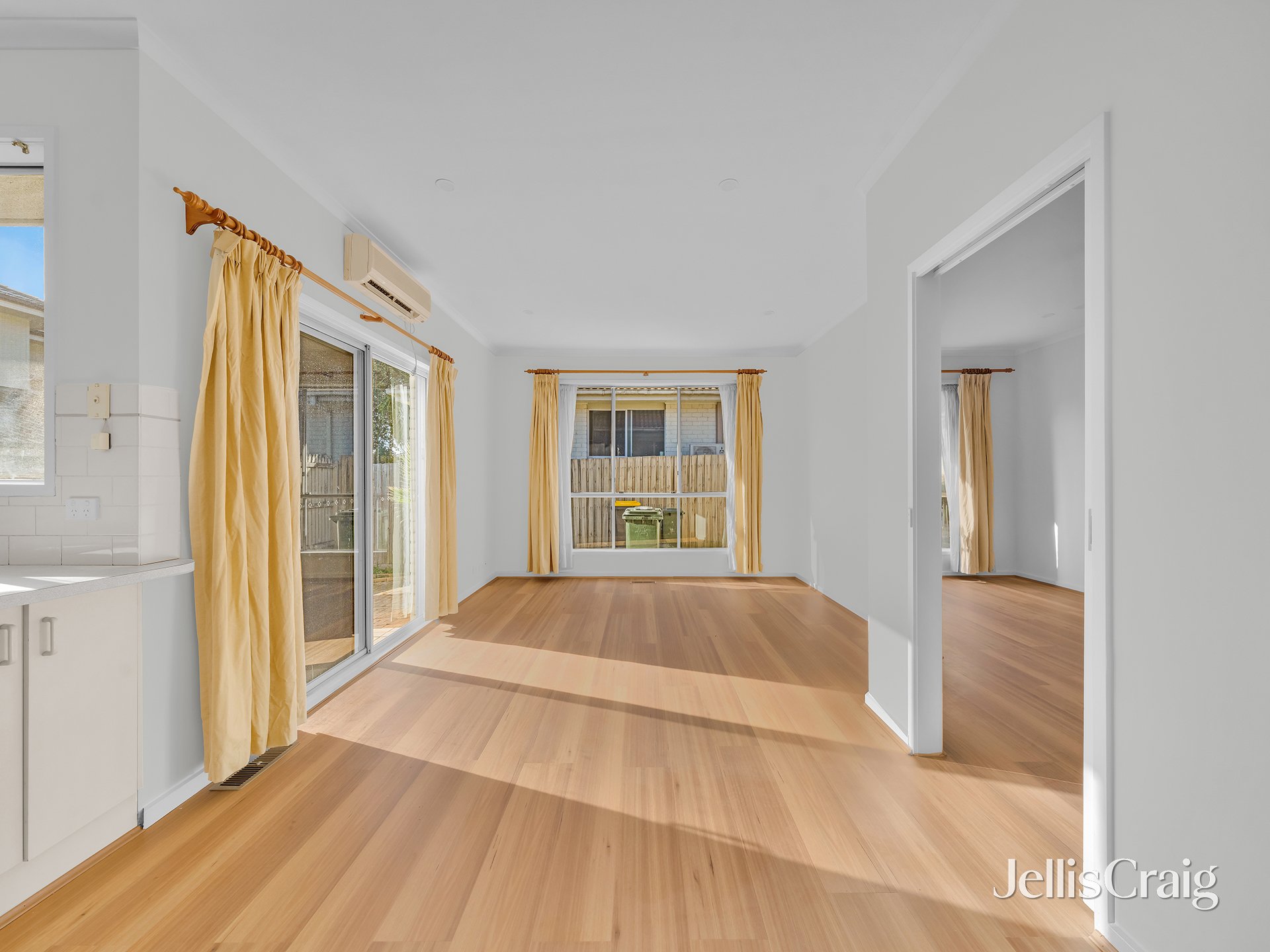 2/25 Dion Road, Glen Waverley image 2