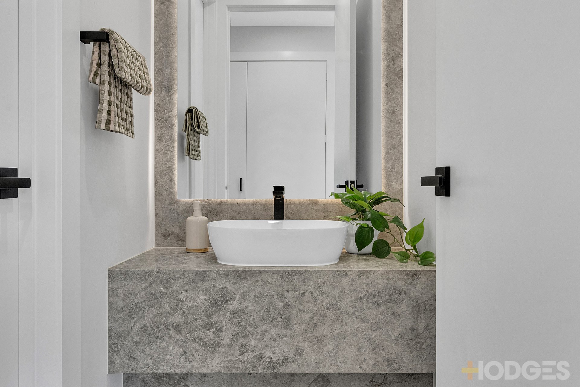 2 / 25 Hawke Street Parkdale