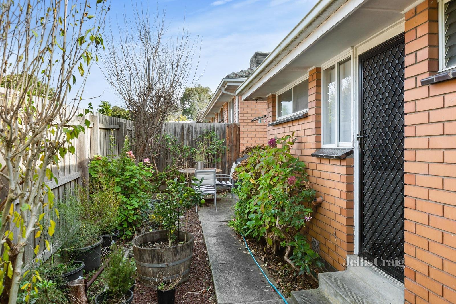 2/25 McDowell Street, Greensborough image 8