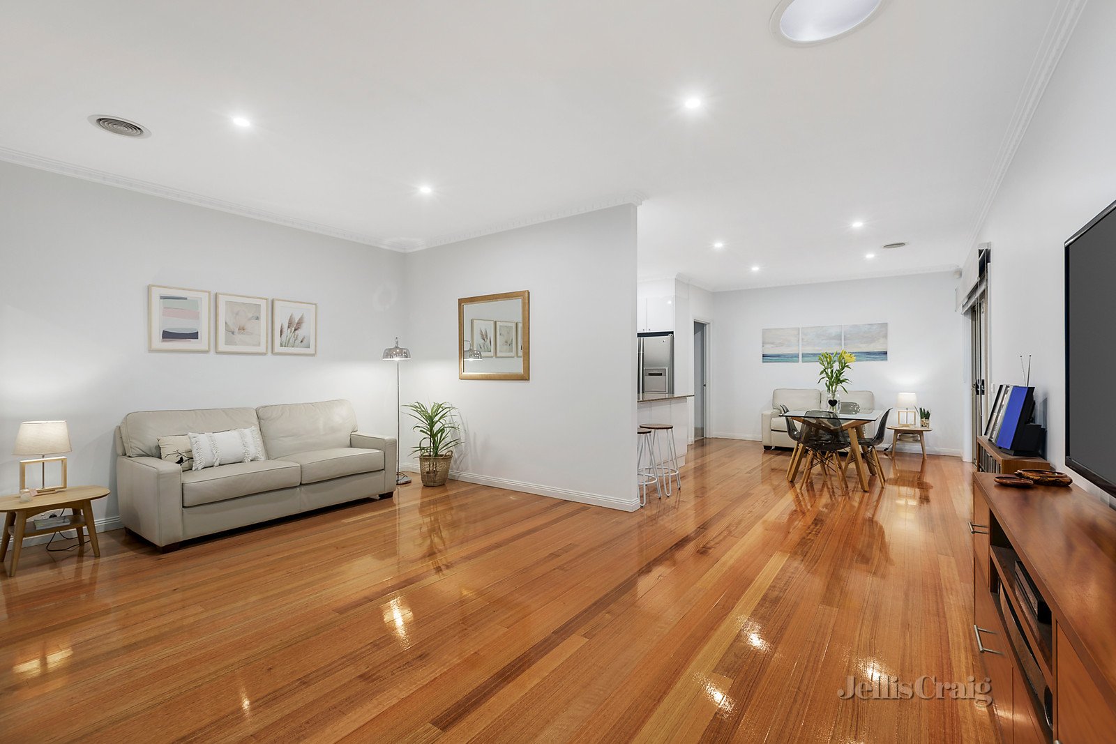 2/25 Mclaren Street, Mount Waverley image 2