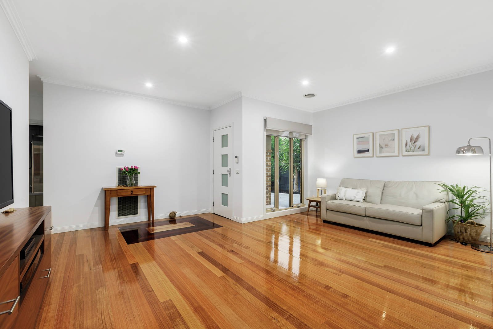 2/25 Mclaren Street, Mount Waverley image 5