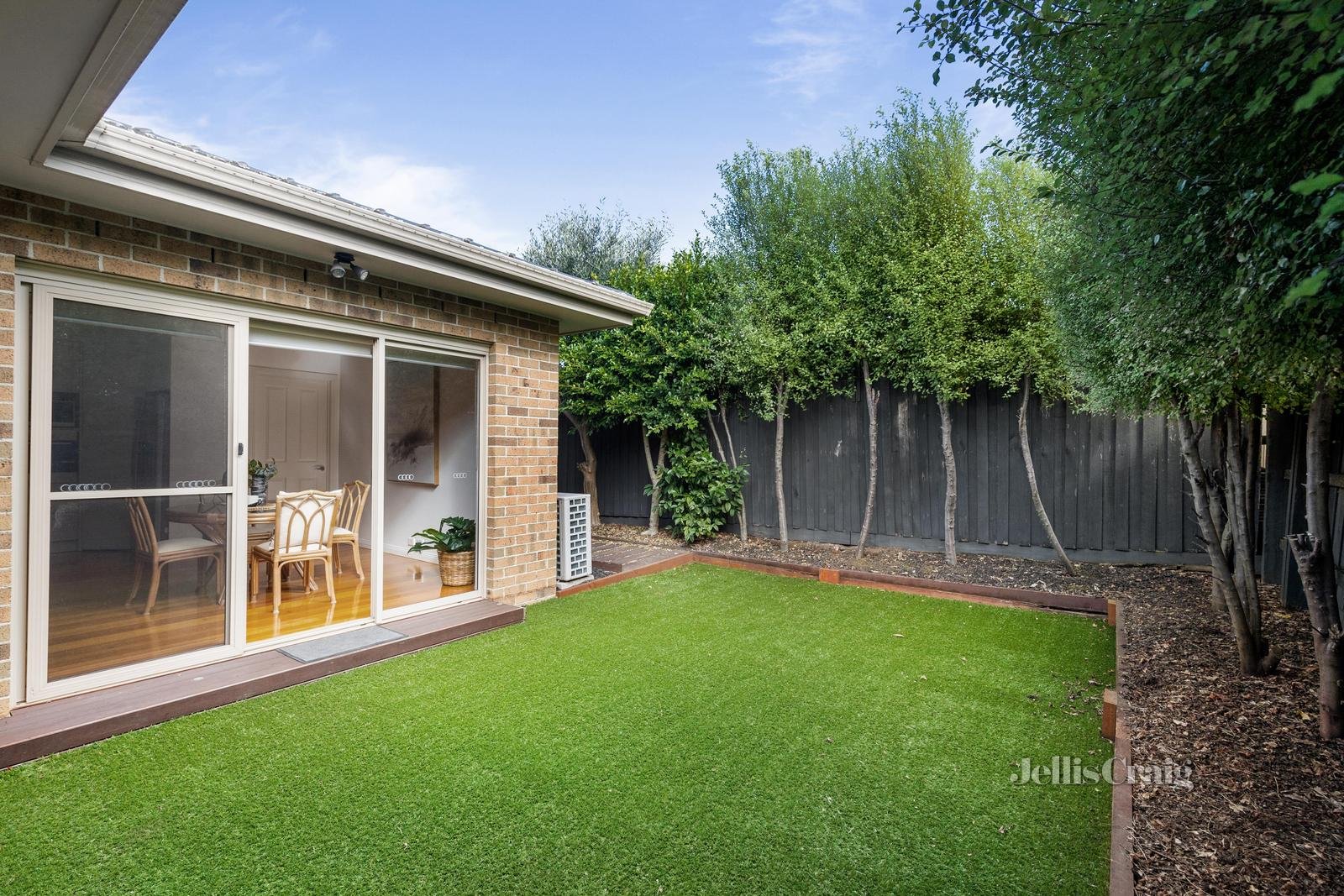 2/25 McLaren Street, Mount Waverley image 7