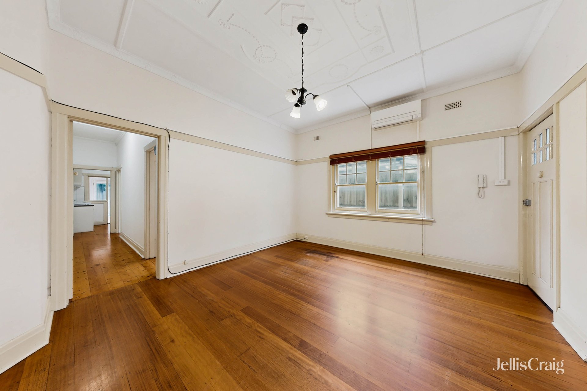 2/25 Mitchell Street, St&nbsp;Kilda image 2