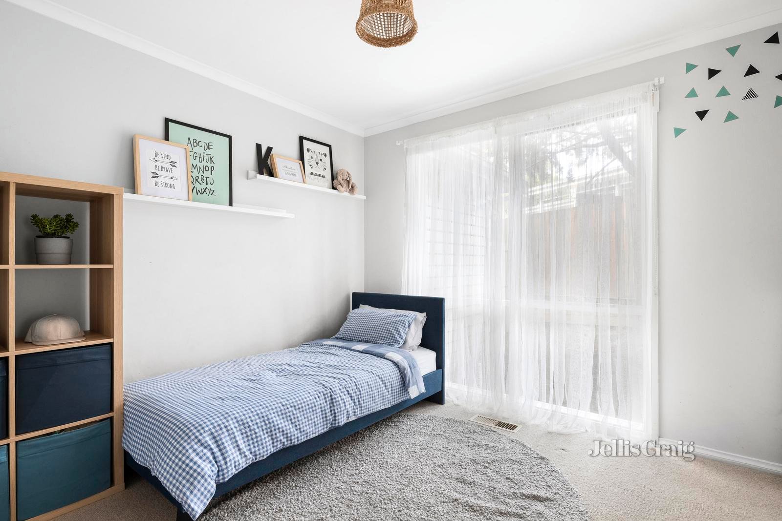 225 Mountain View Road, Greensborough image 10