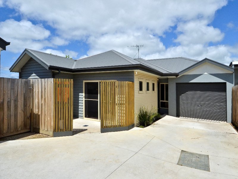 2/25 Nagle Drive, Belmont image 1