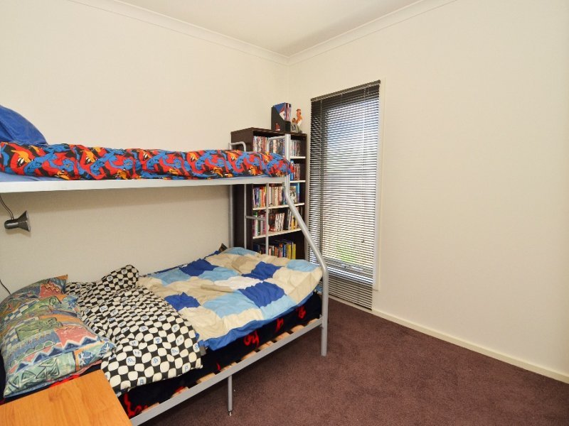 2/25 Nagle Drive, Belmont image 7