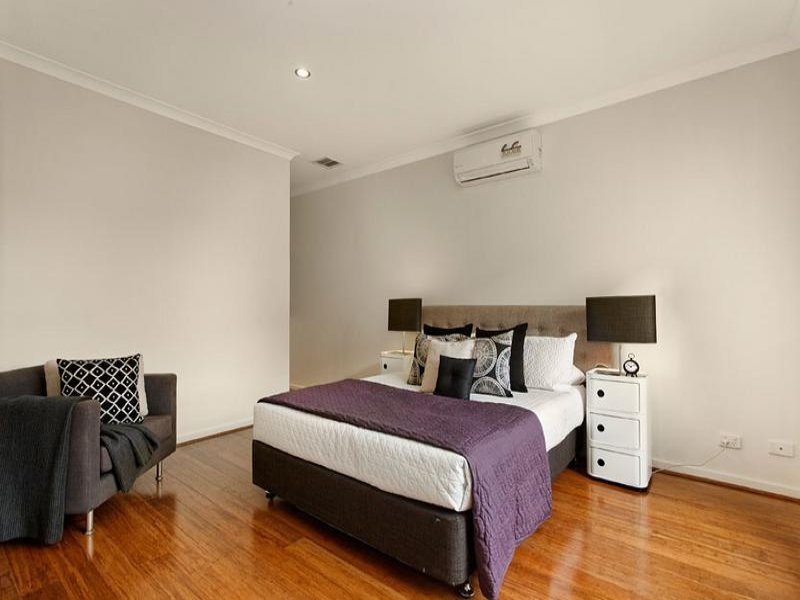 2/25 Newton Street, Surrey Hills image 8