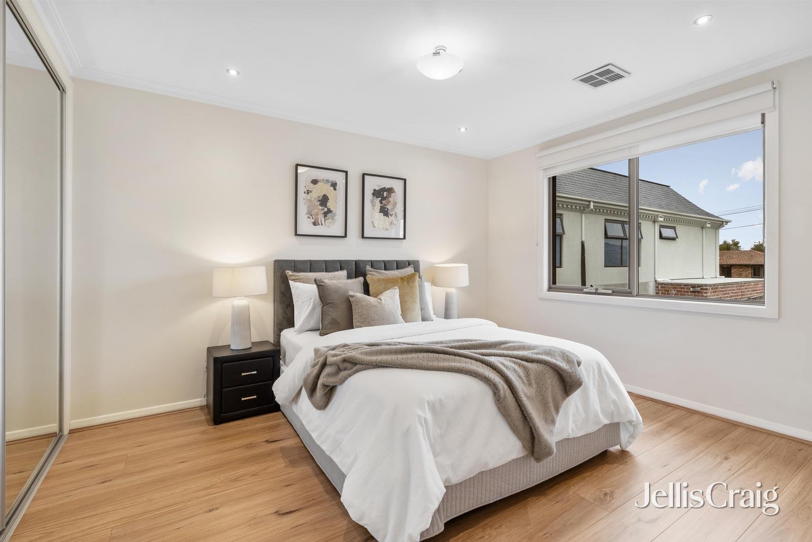 2/25 Rob Roy Street, Glen Waverley image 8