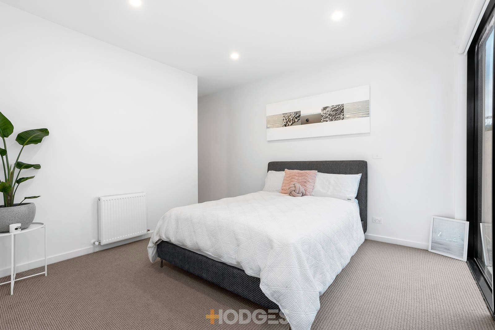 2 / 25 Sanglen Terrace Belmont