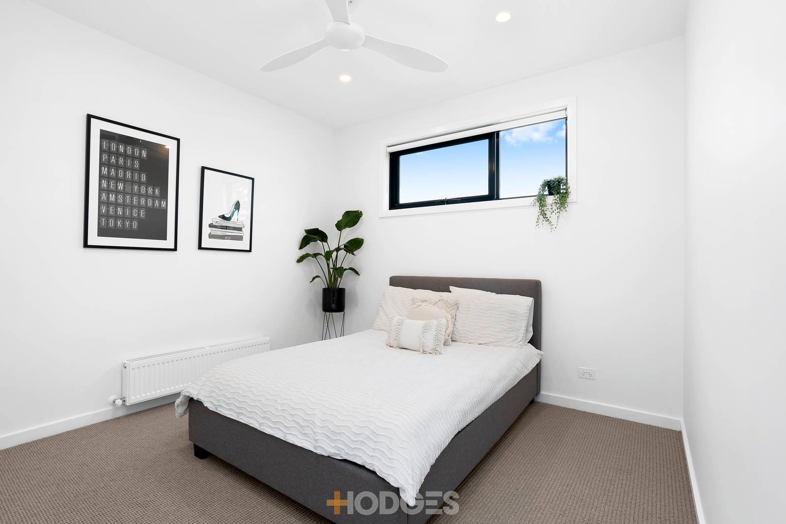 2 / 25 Sanglen Terrace Belmont