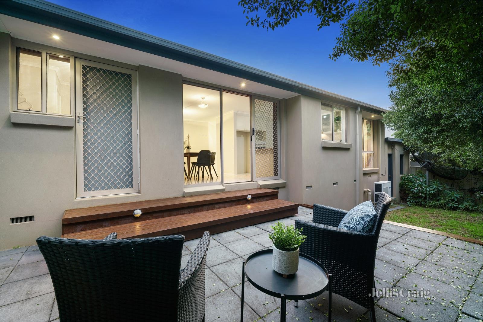 2/25 Thea Grove, Doncaster East image 11