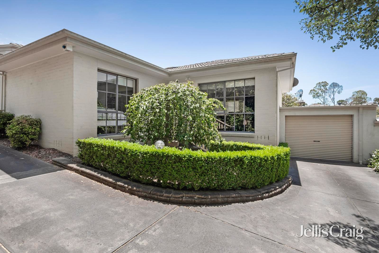 2/25 Wooddale Grove, Donvale image 1