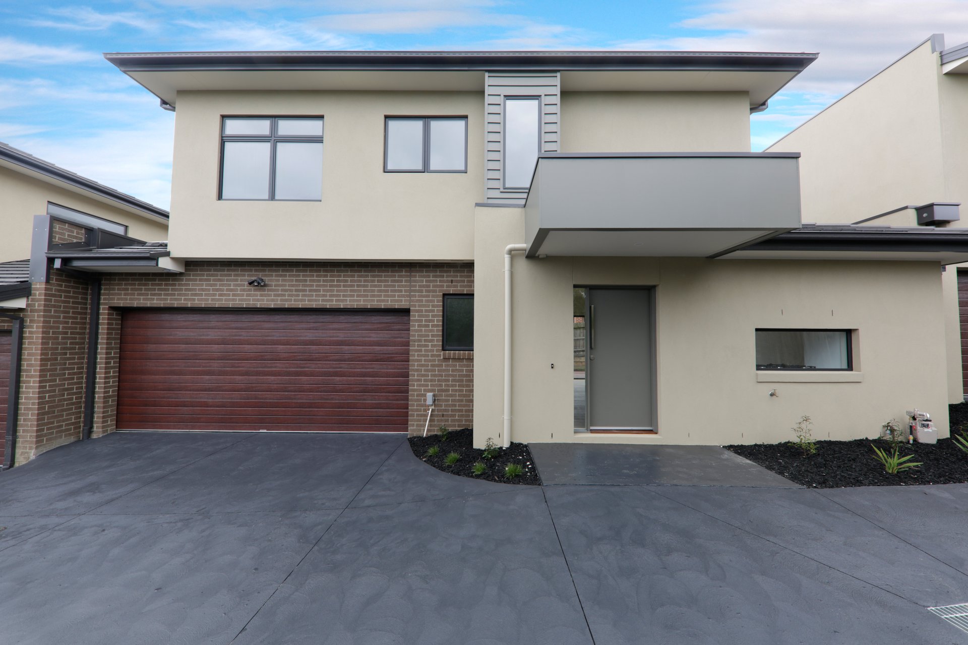 2/250 Middleborough Road, Blackburn South - Print Image 1