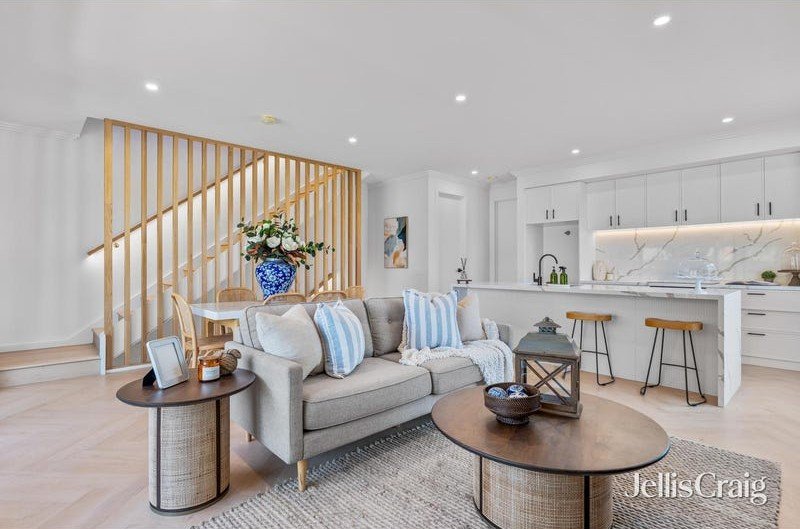 2/251 Burwood Highway, Burwood&nbsp;East image 2