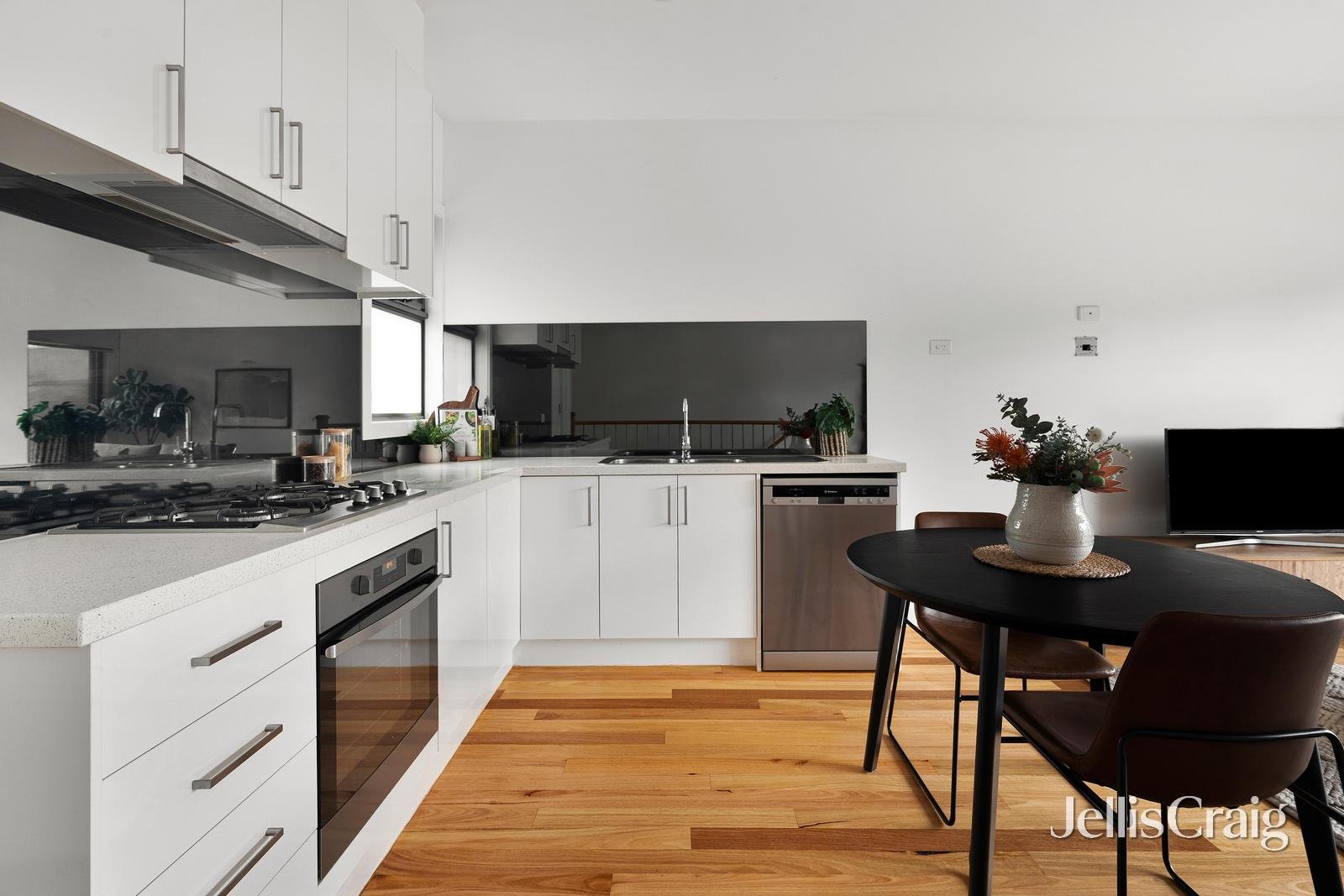 2/251 Edward Street, Brunswick&nbsp;East image 4