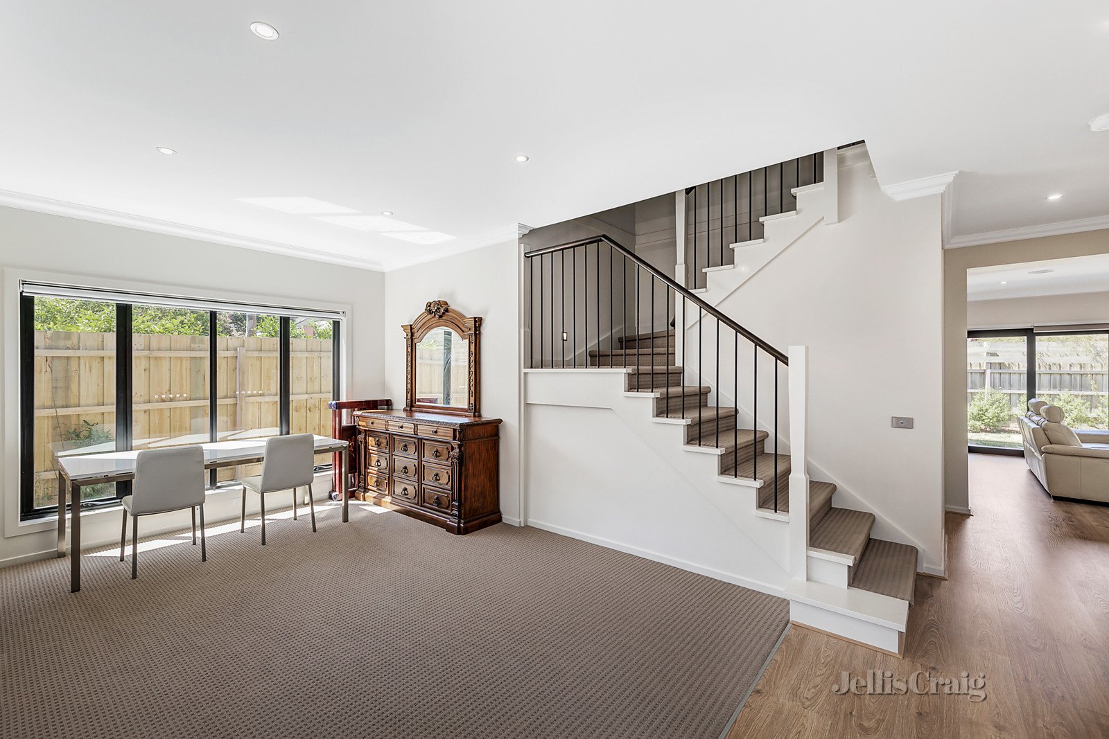 2/252 Belmore Road, Balwyn image 4