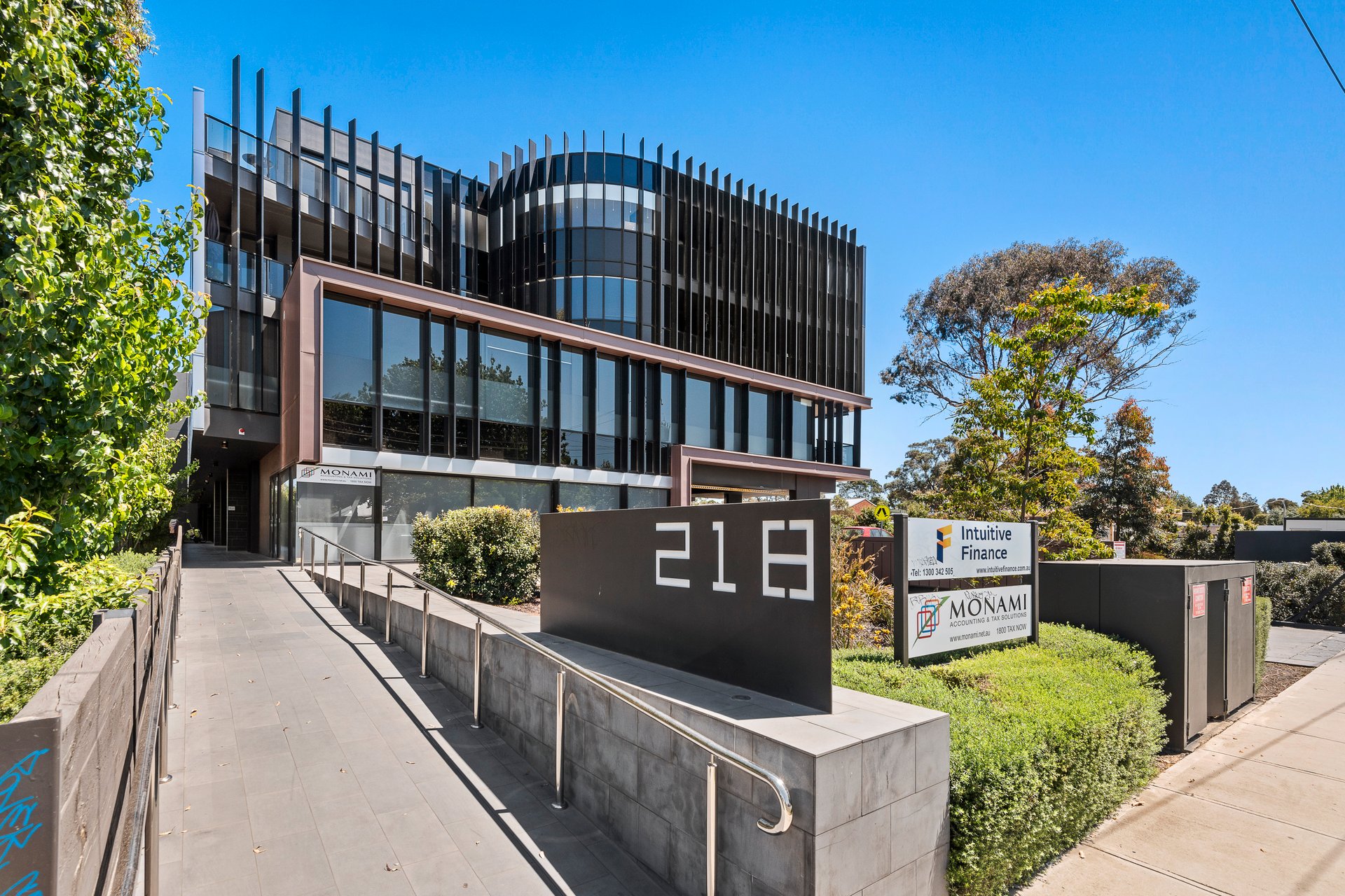 225/218 Bay Road, Sandringham image 1