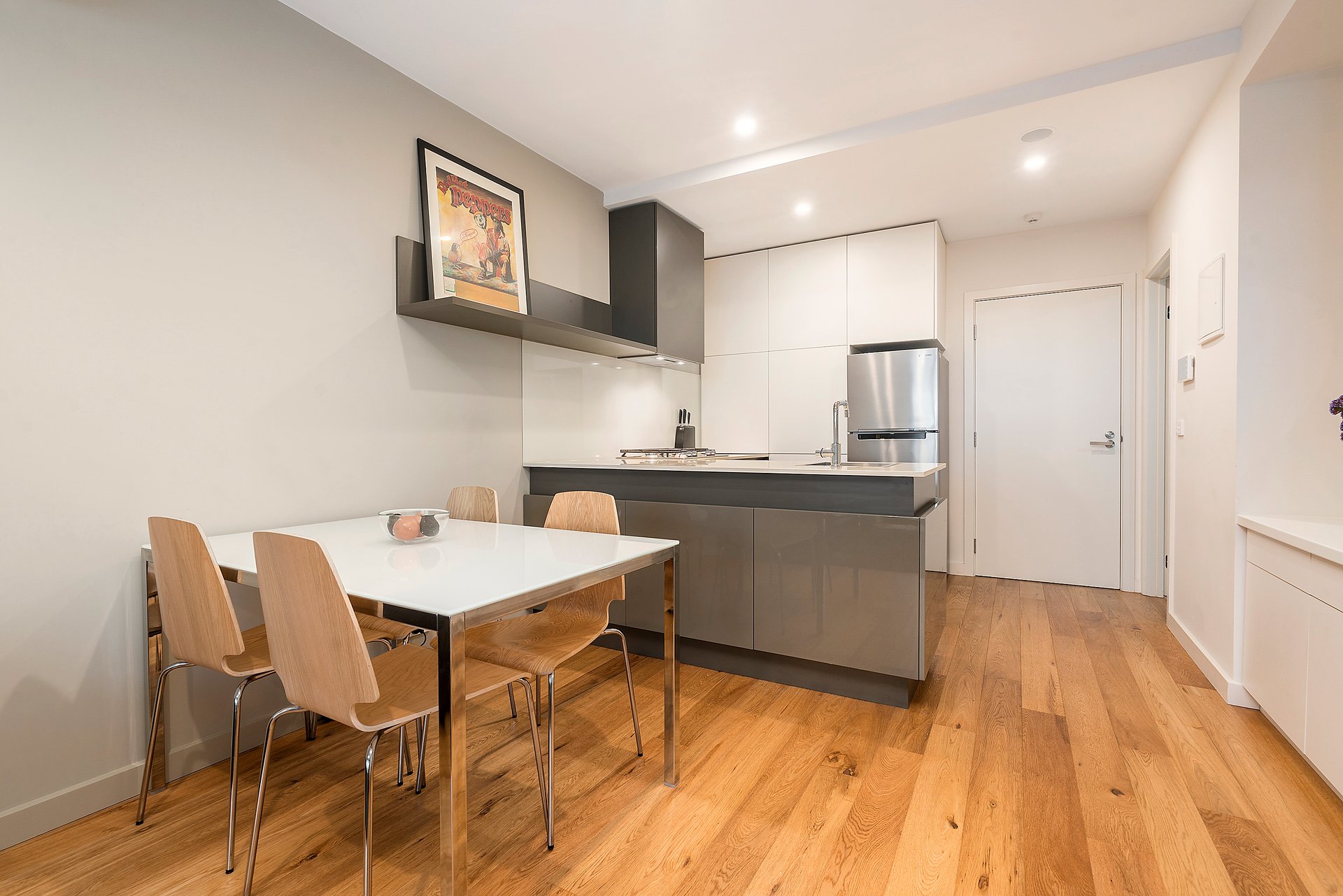 225/218 Bay Road, Sandringham image 2