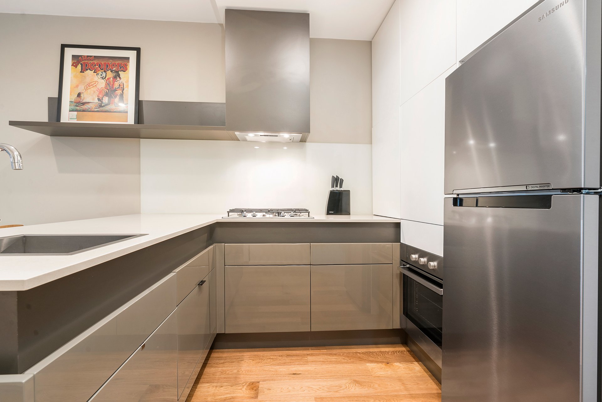225/218 Bay Road, Sandringham image 3
