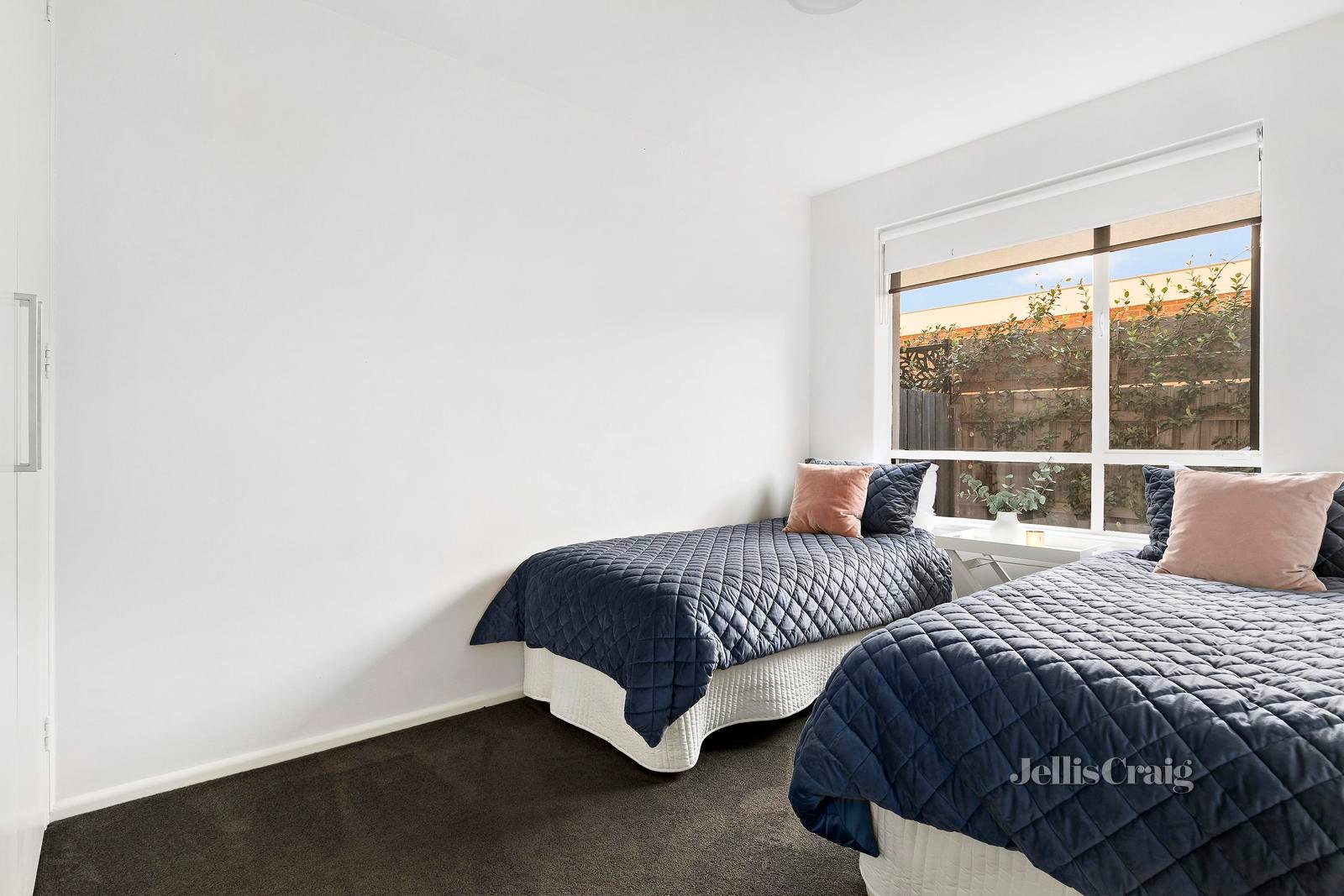 2/257 Buckley Street, Aberfeldie image 4