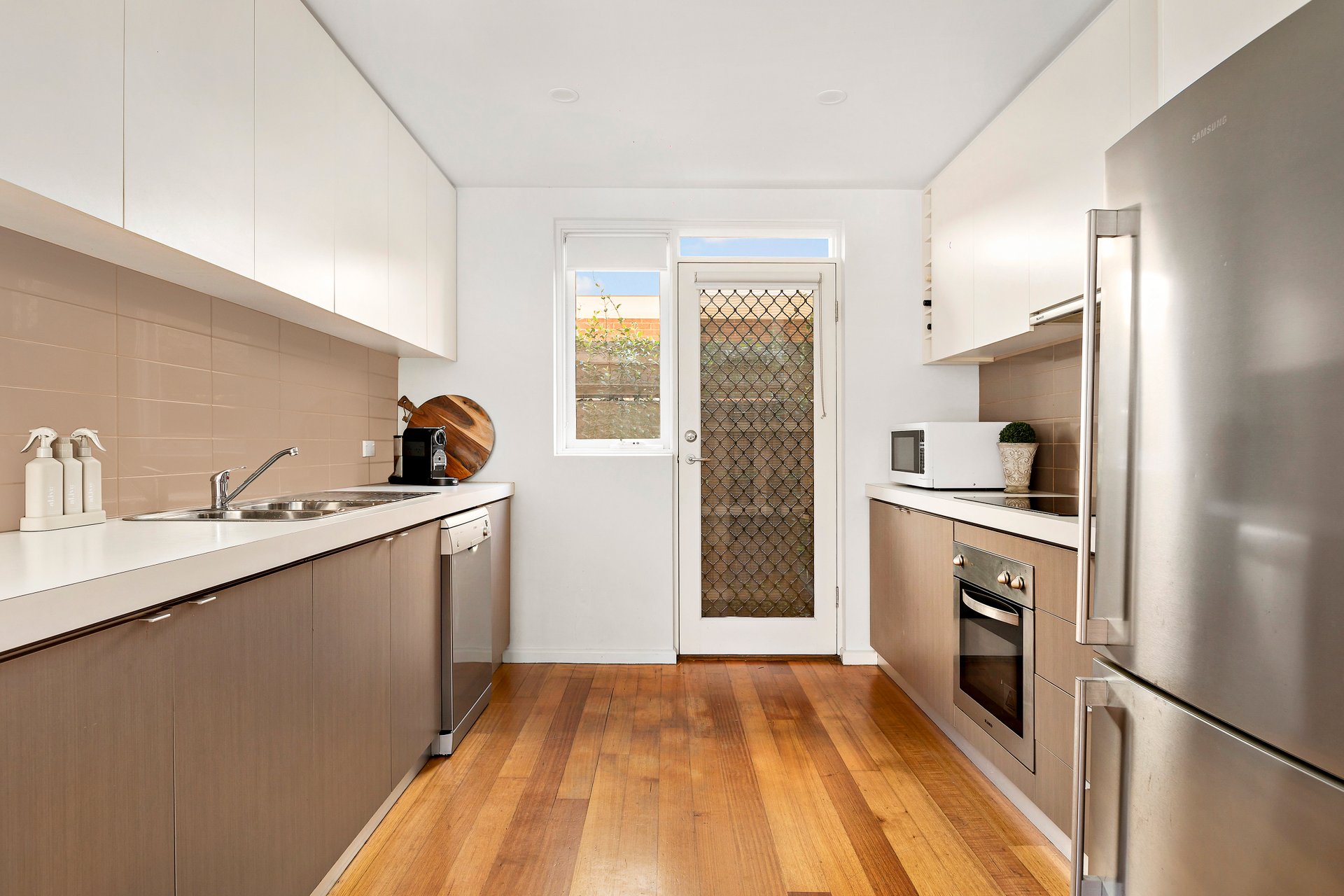 2/257 Buckley Street, Aberfeldie image 2