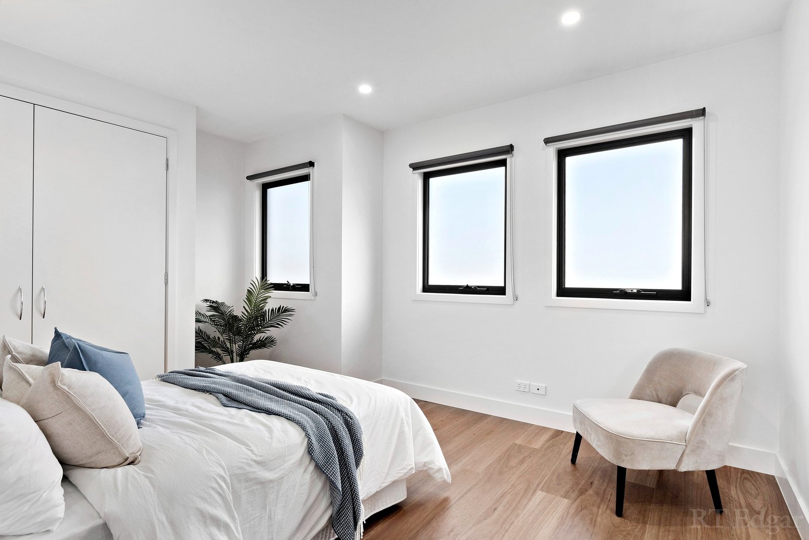 Property Gallery Thumbnail 7