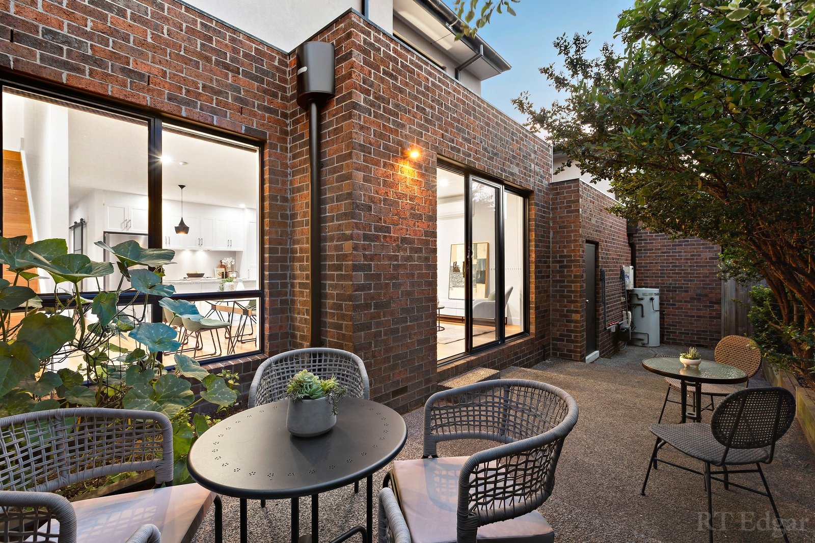 Property Gallery Thumbnail 8