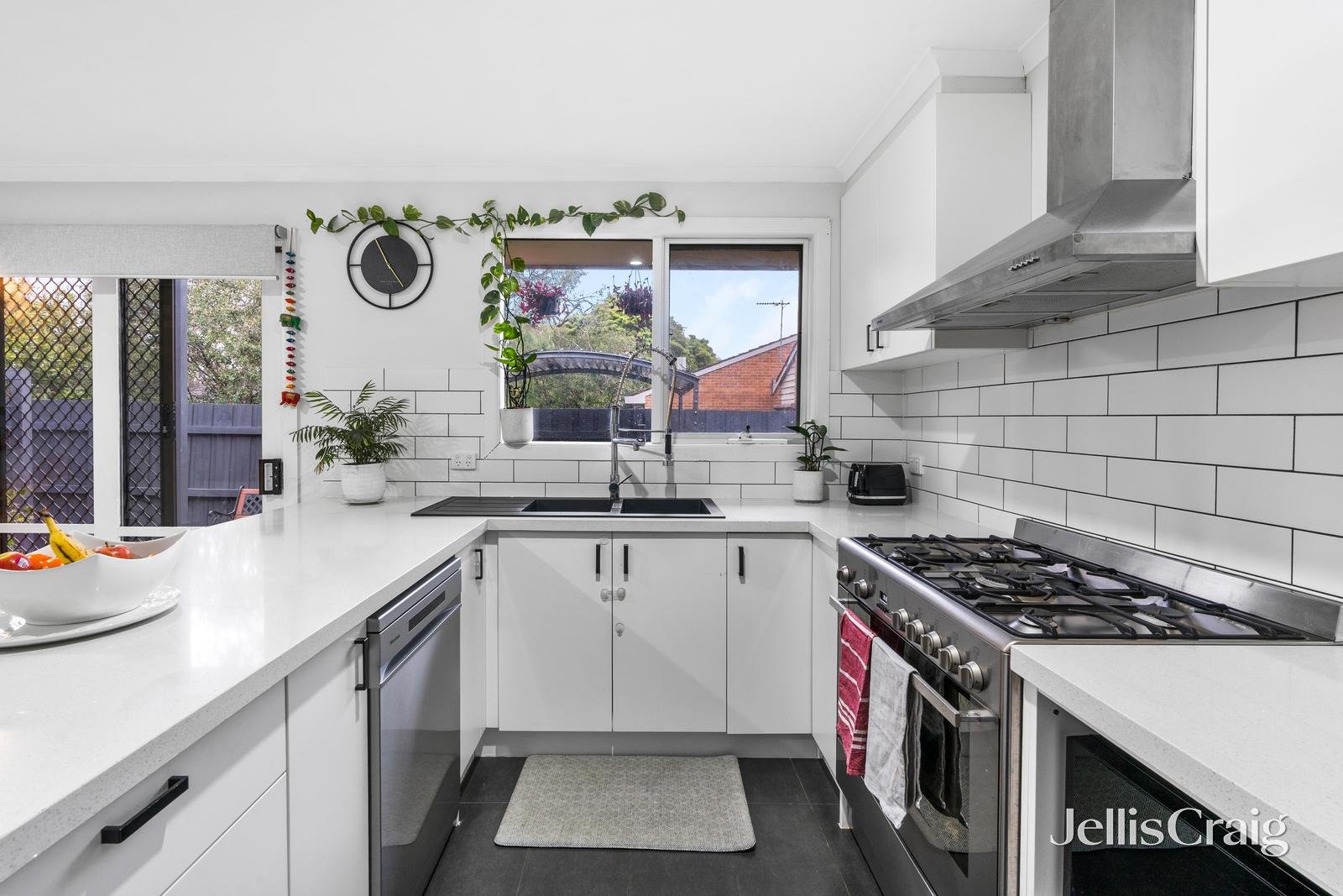 2/258 Canterbury Road, Heathmont image 5