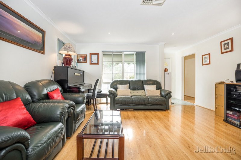 2/258 Tucker Road, Mckinnon image 3