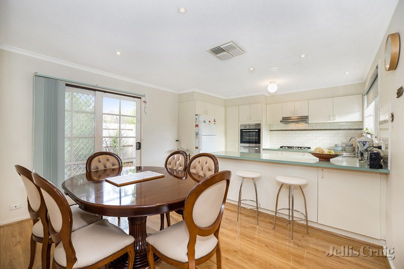 2/258 Tucker Road, Mckinnon image 2