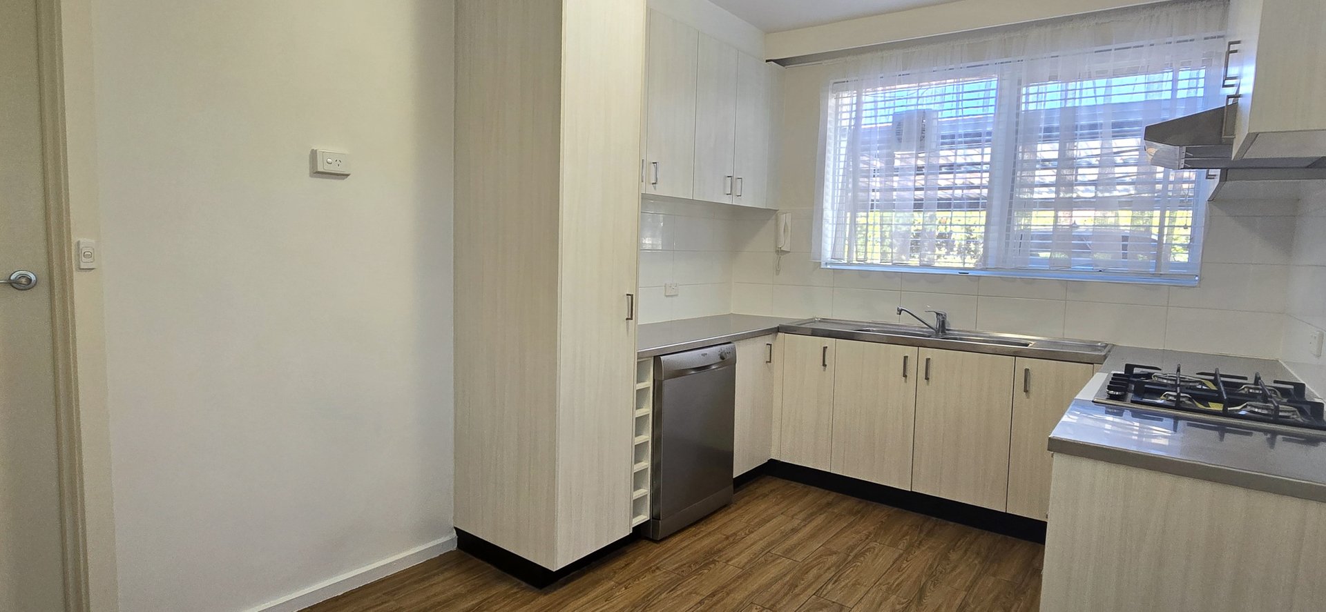 Property Gallery Thumbnail 3