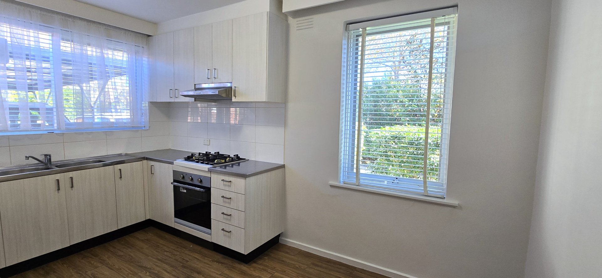 Property Gallery Thumbnail 4