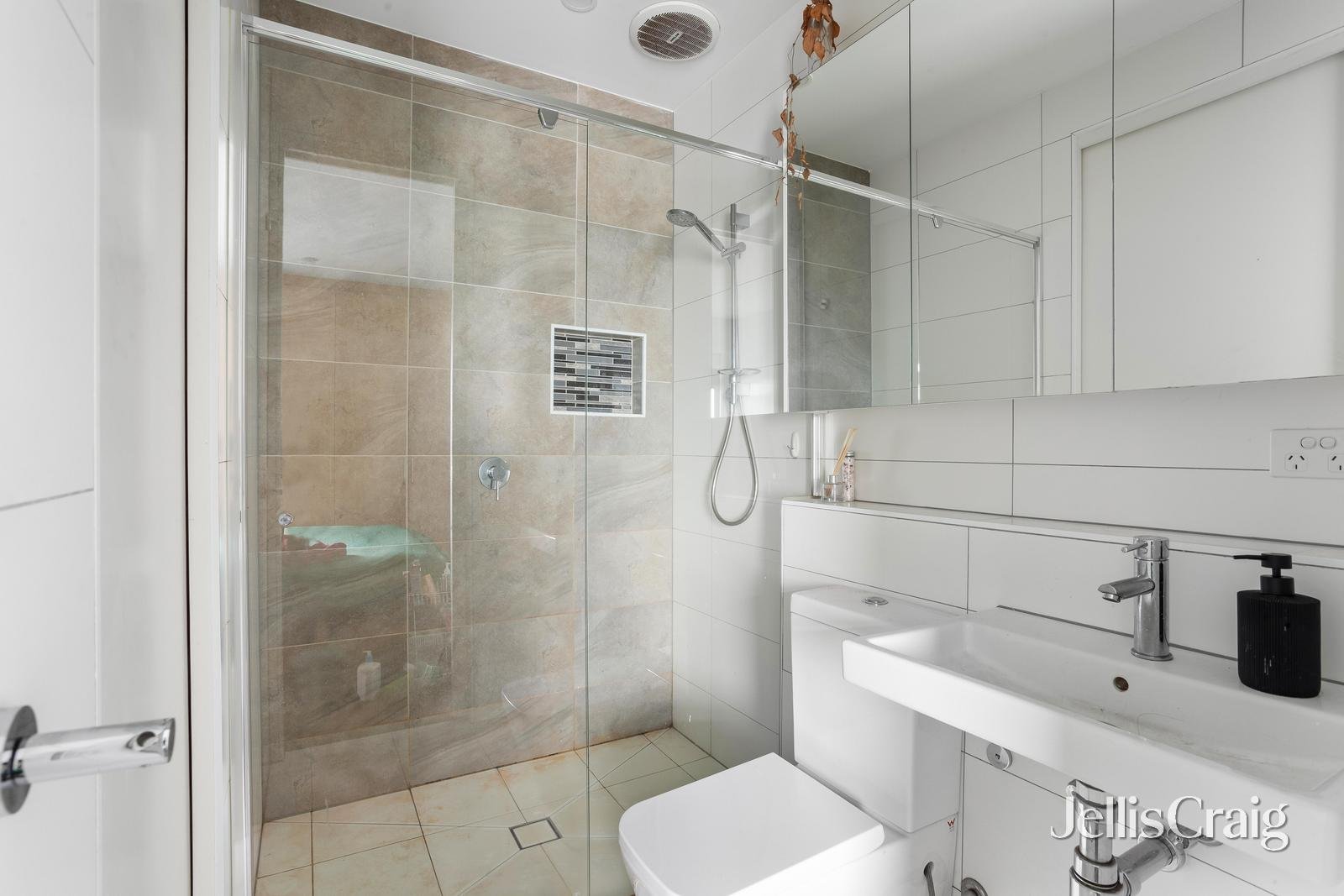 2/26 Ames Avenue, Carnegie image 10