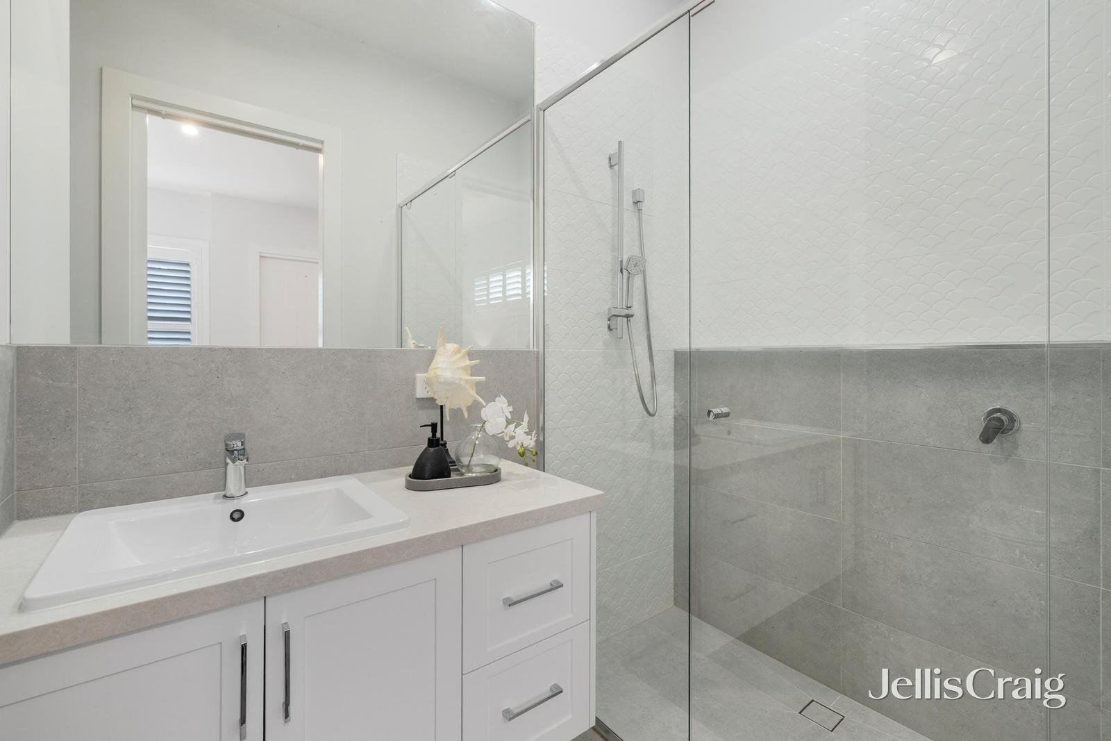 2/26 Dryden Street, Canterbury image 17