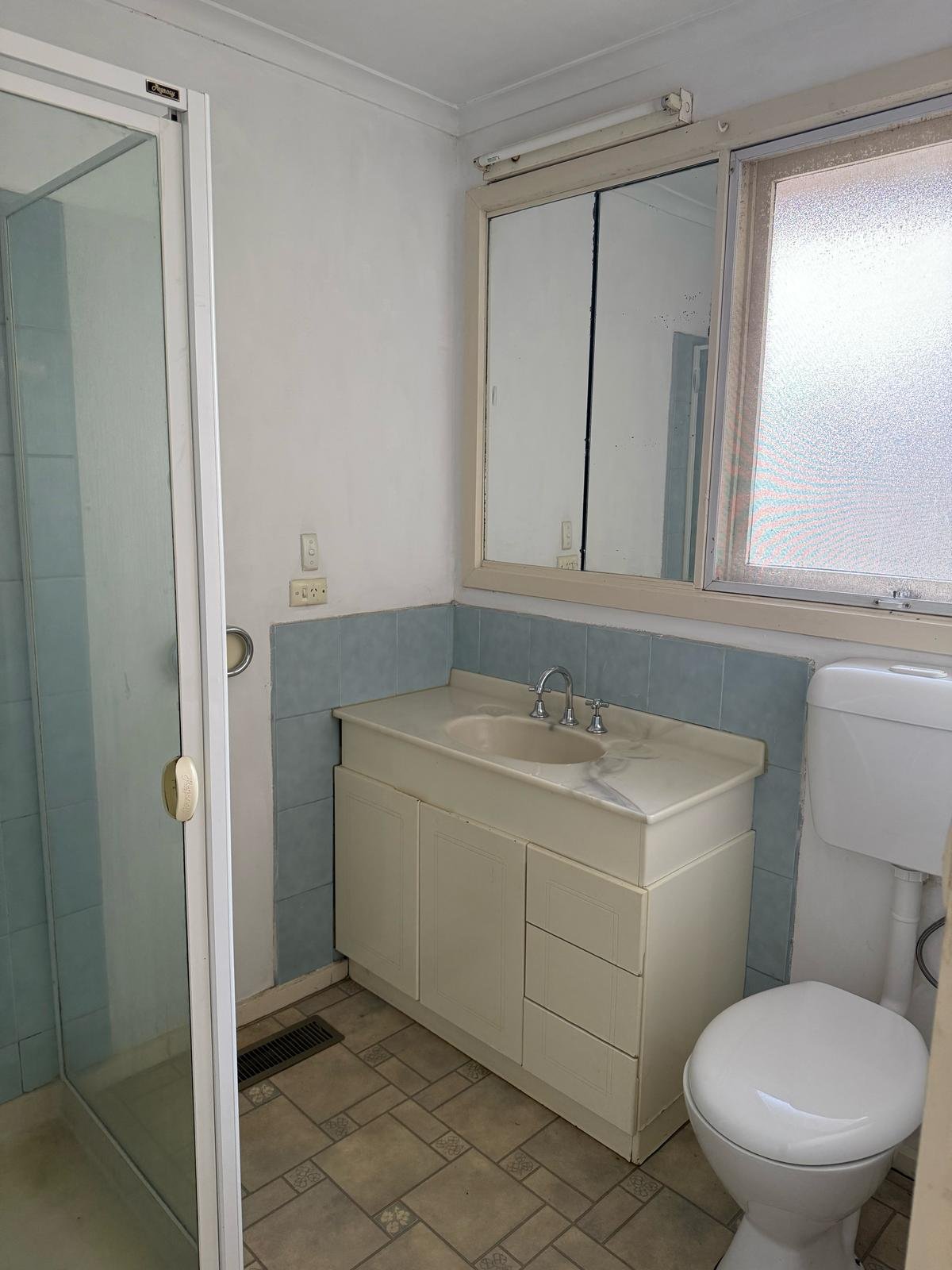 226 Gallaghers Road, Glen Waverley image 6