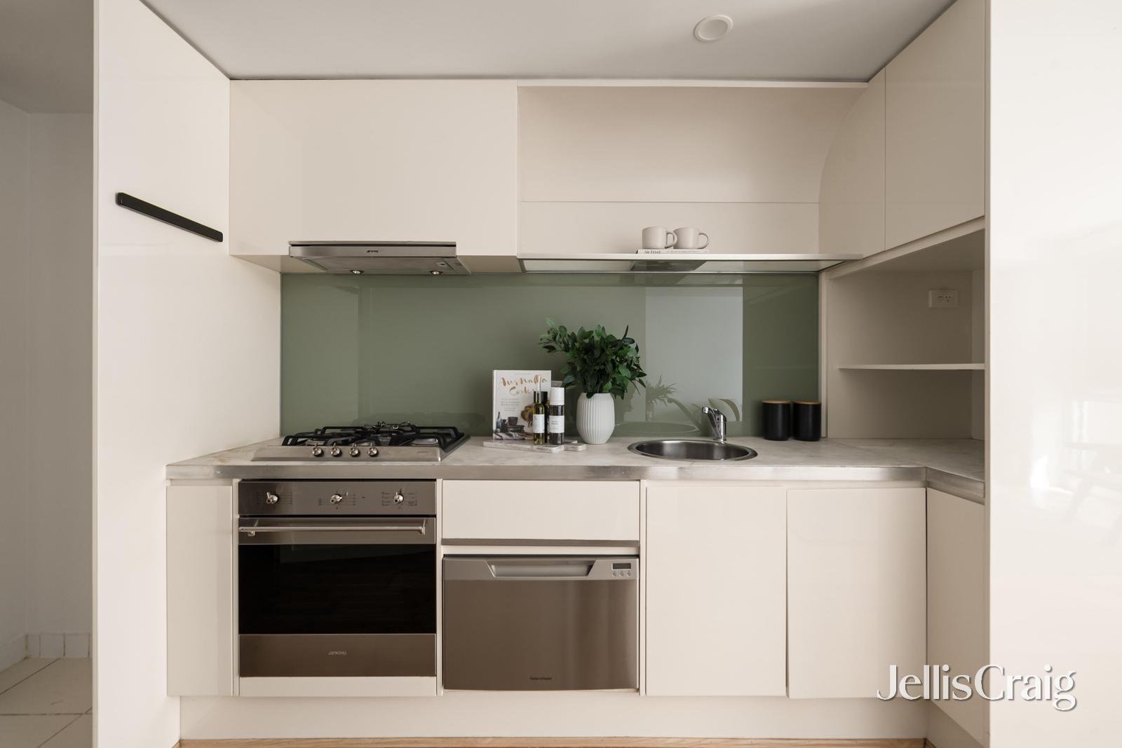 2/26 Little Cardigan Street, Carlton image 9