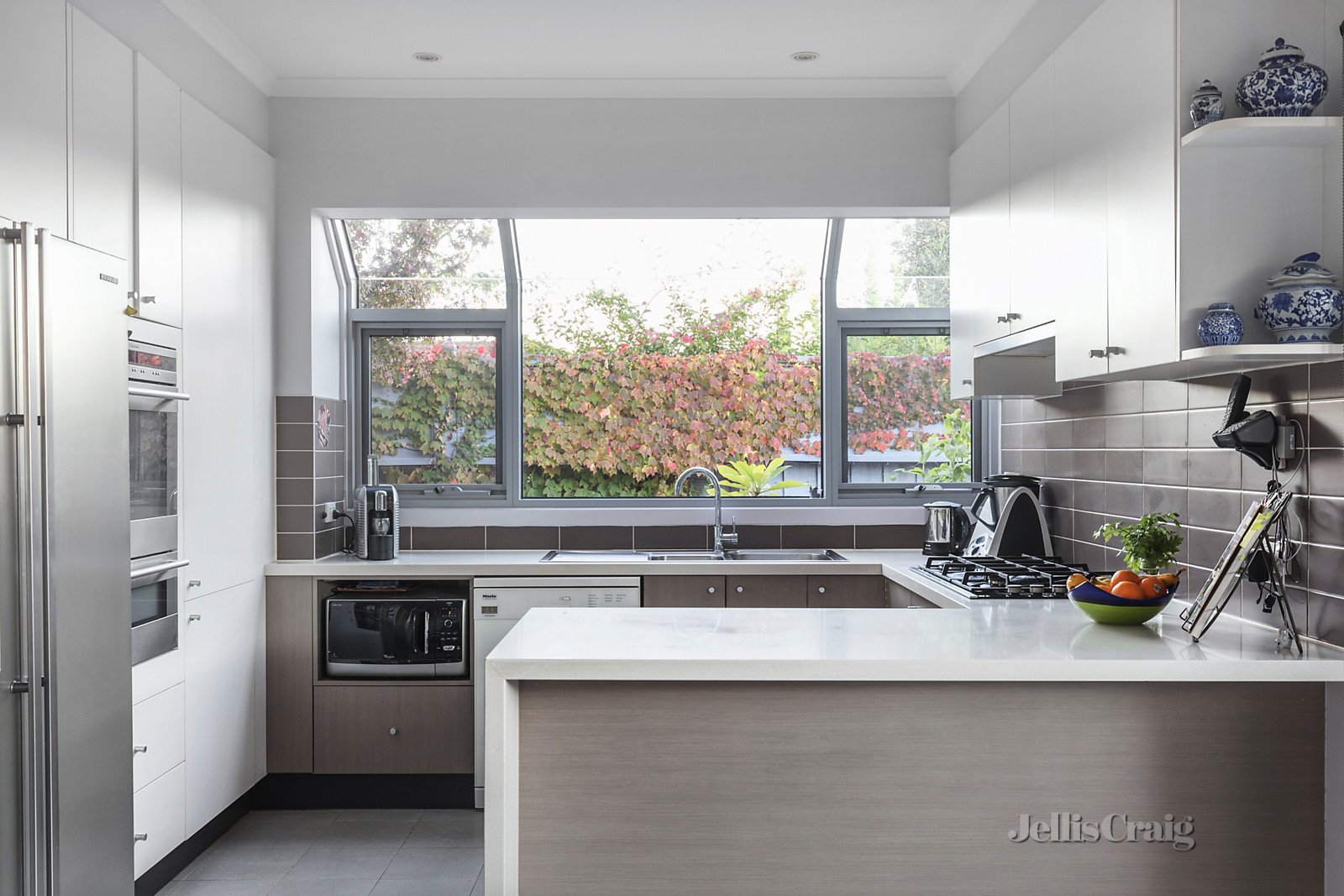 2/26 Loranne Street, Bentleigh image 5