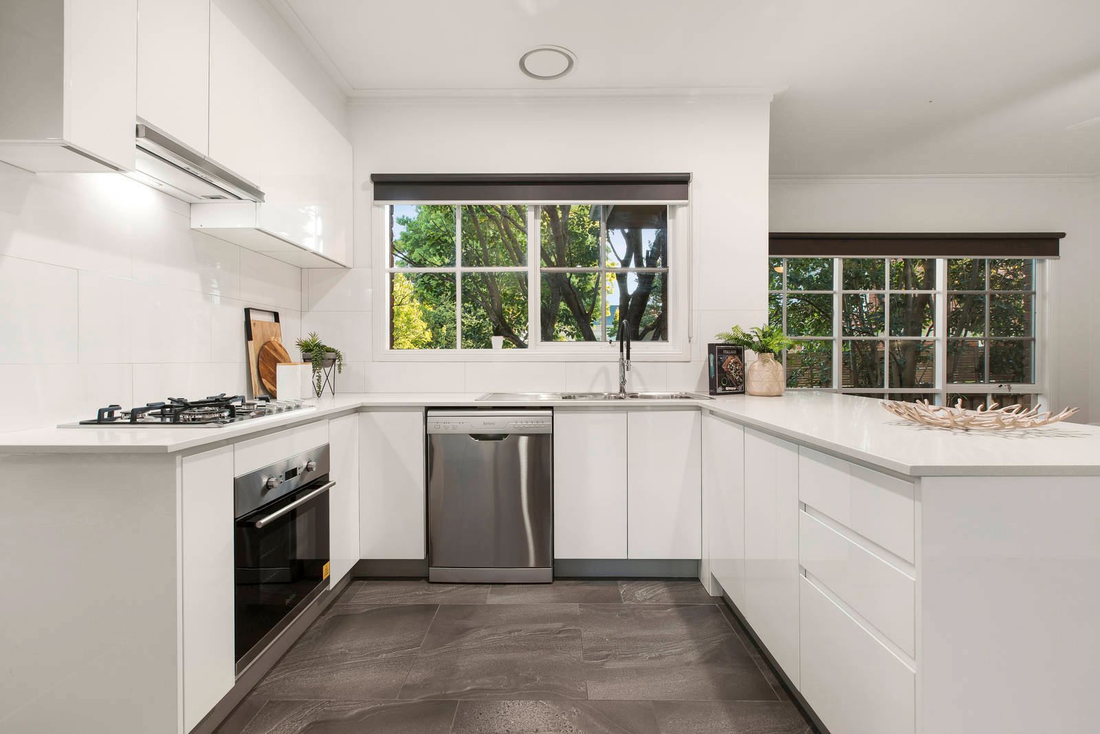 Property Gallery Thumbnail 3