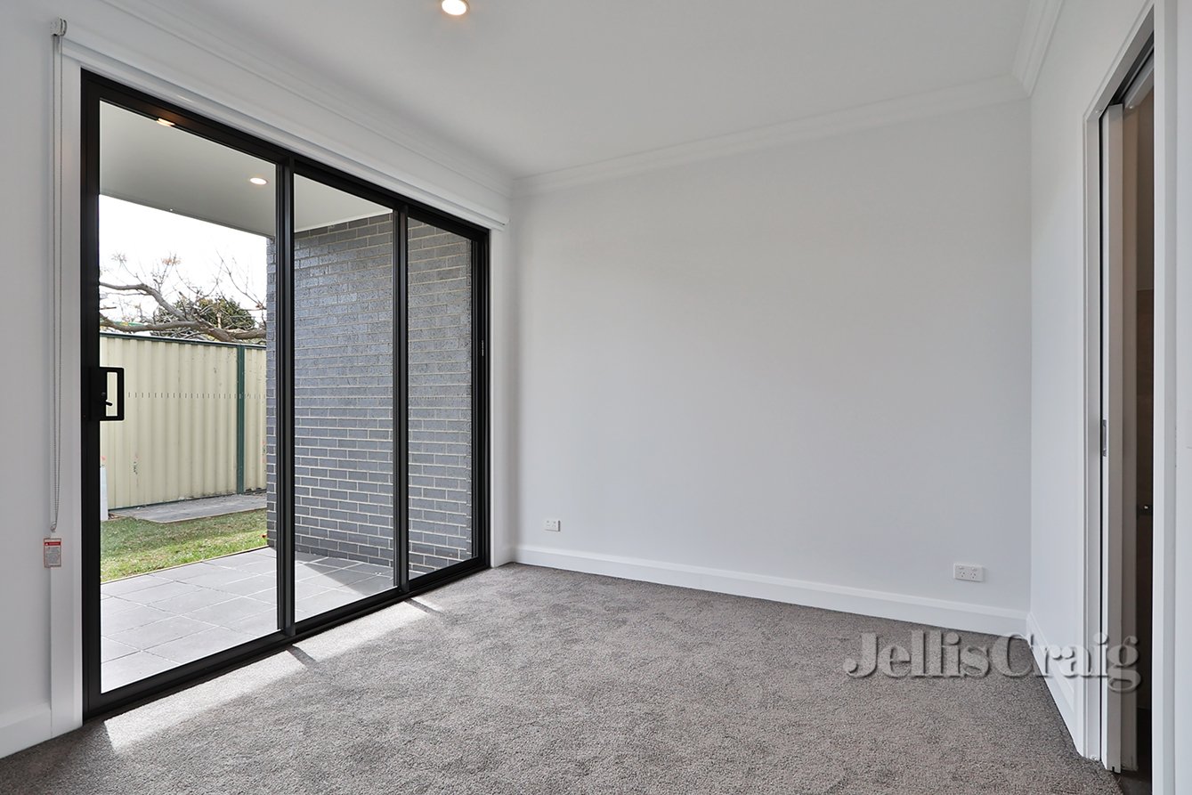 2/26 Ormond Road, Clayton image 3