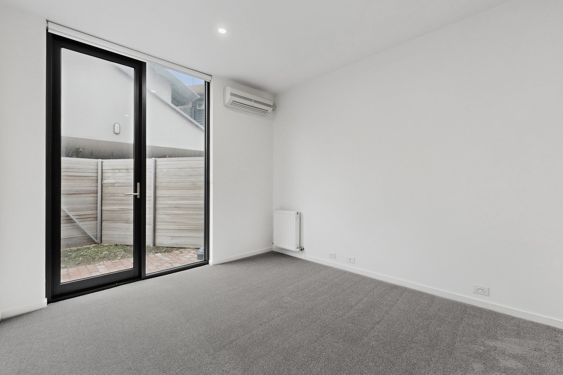 2/260 Barkly Street, St&nbsp;Kilda image 10