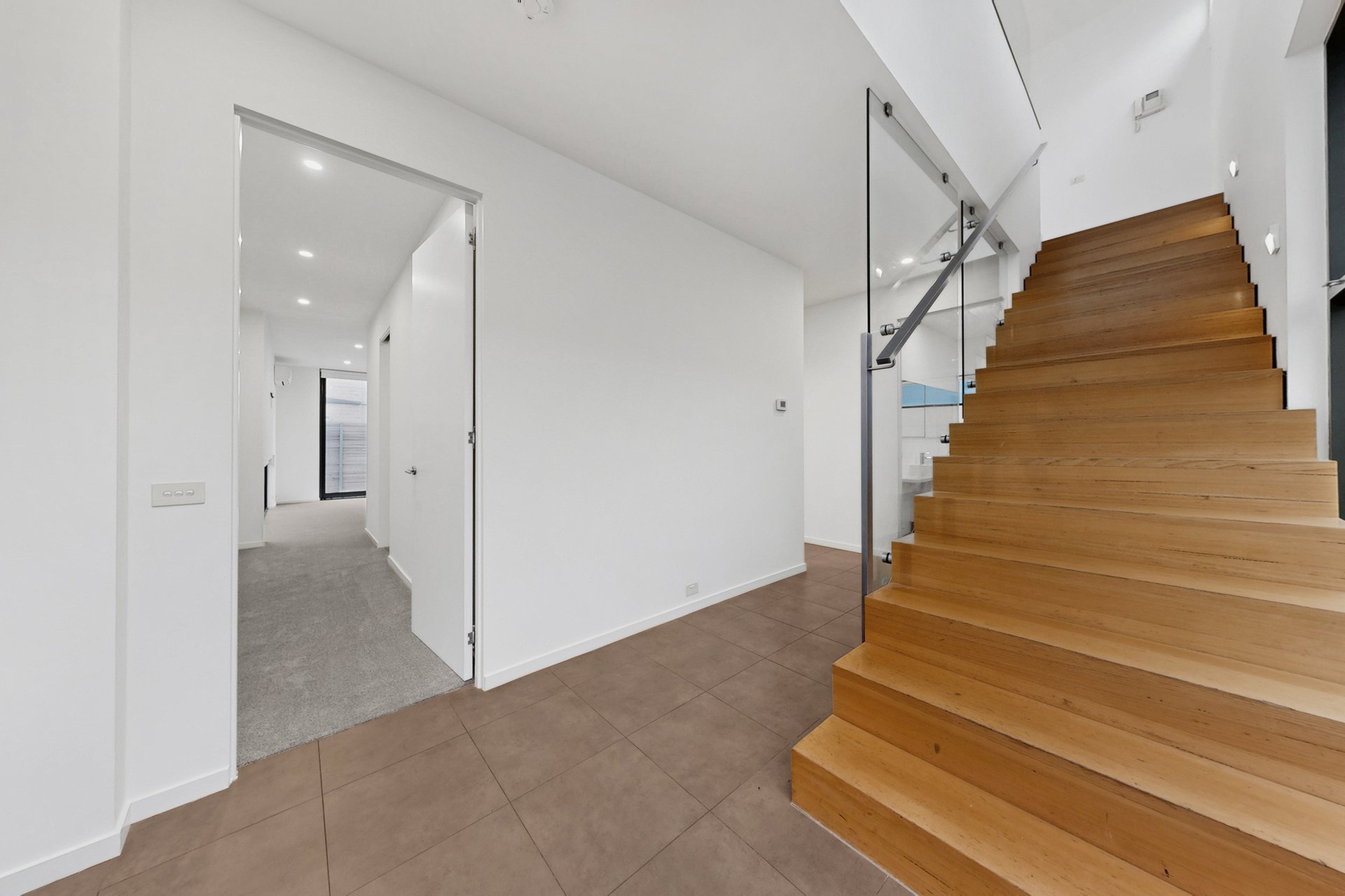 2/260 Barkly Street, St&nbsp;Kilda image 12