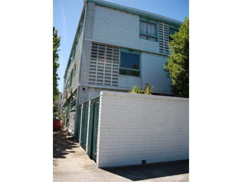 2/263 Dandenong Road, Prahran image 5
