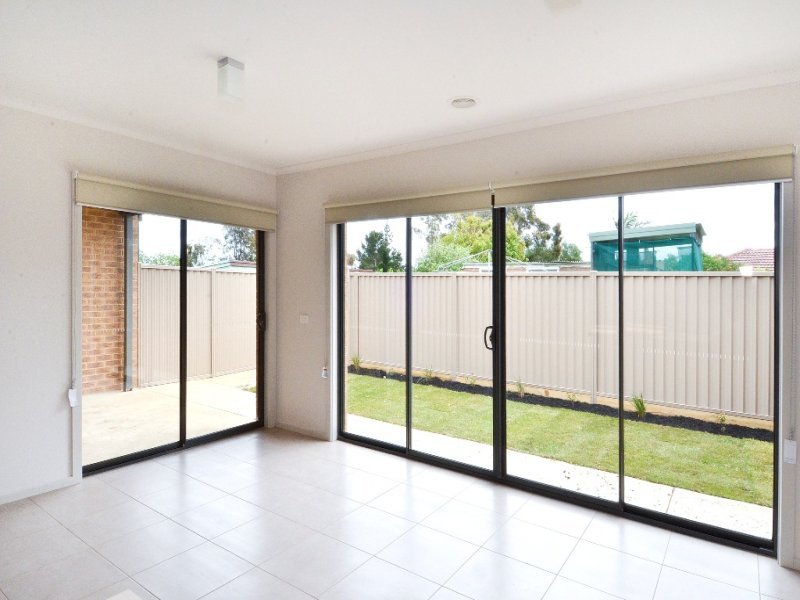 2/264 Wilsons Road, St Albans Park image 2